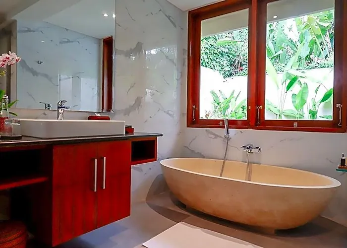 Balinese Superior With Pool In Ubud Center ホテル 4*